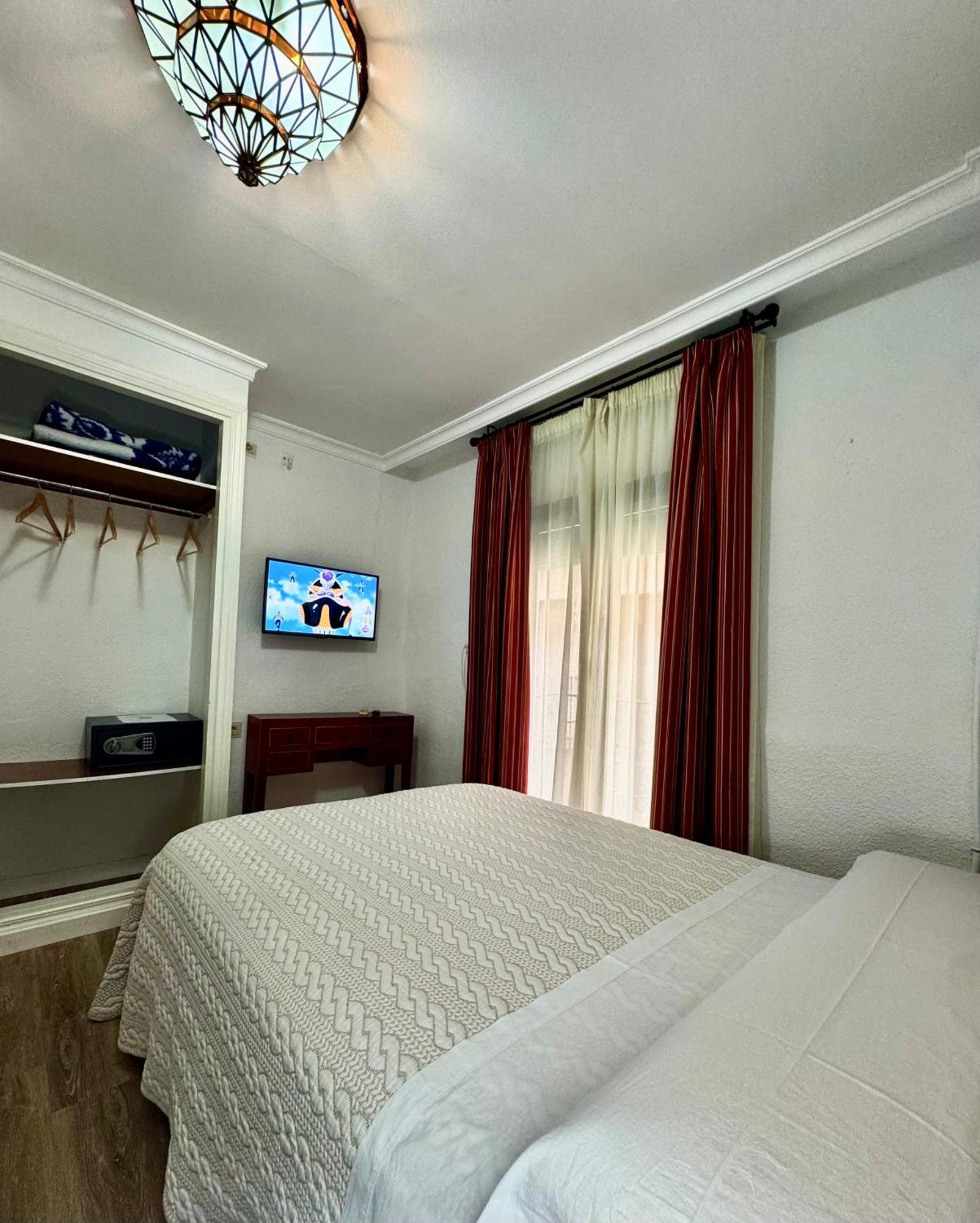 Pension Zurita กรานาดา ภายนอก รูปภาพ