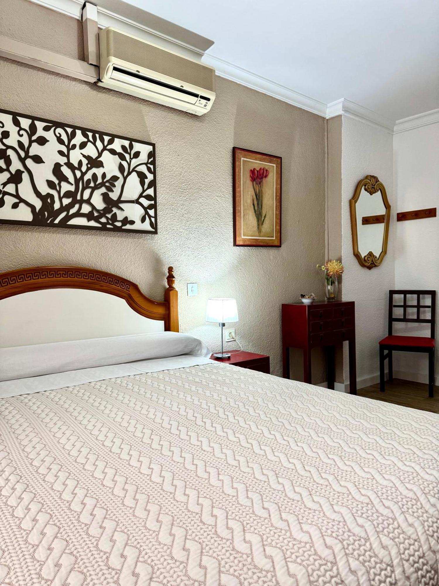 Pension Zurita กรานาดา ภายนอก รูปภาพ