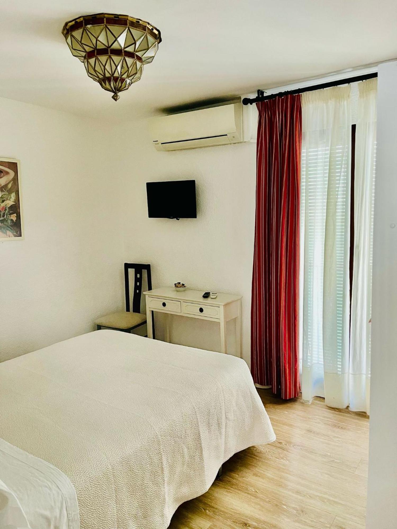 Pension Zurita กรานาดา ภายนอก รูปภาพ